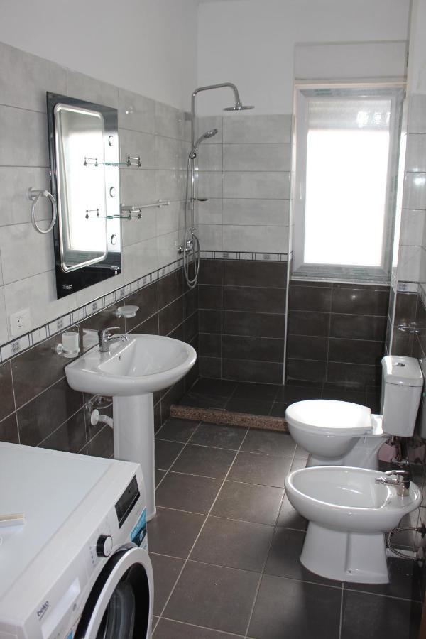 Comfy City Center Apartment Shkoder Exterior photo