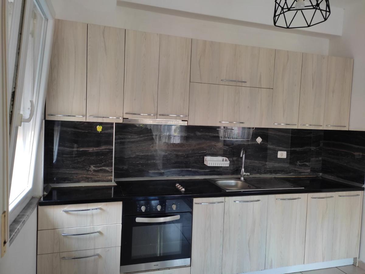 Comfy City Center Apartment Shkoder Exterior photo